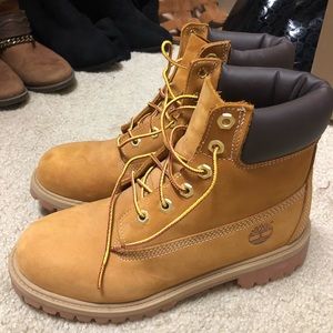Timberland boots 6.5 Men 8 Women 6.5 Kids